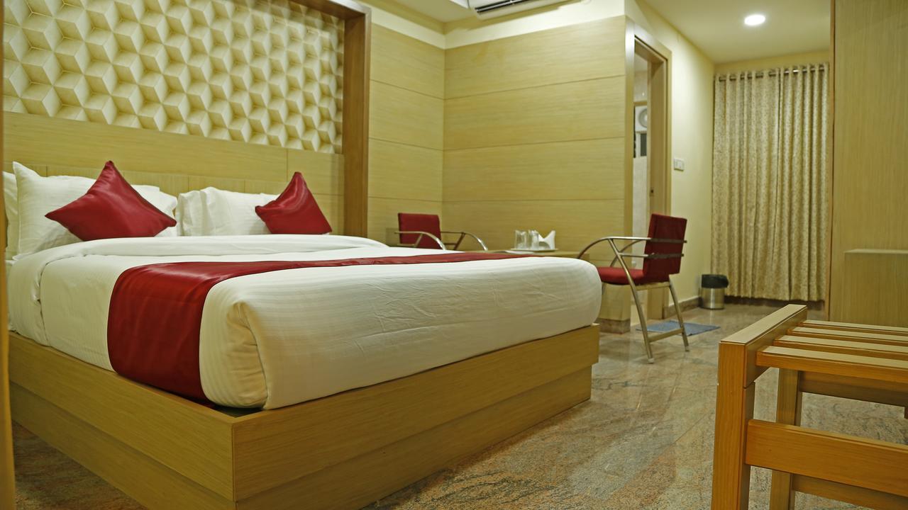 Shoba Elite Hotel Bangalore Bagian luar foto