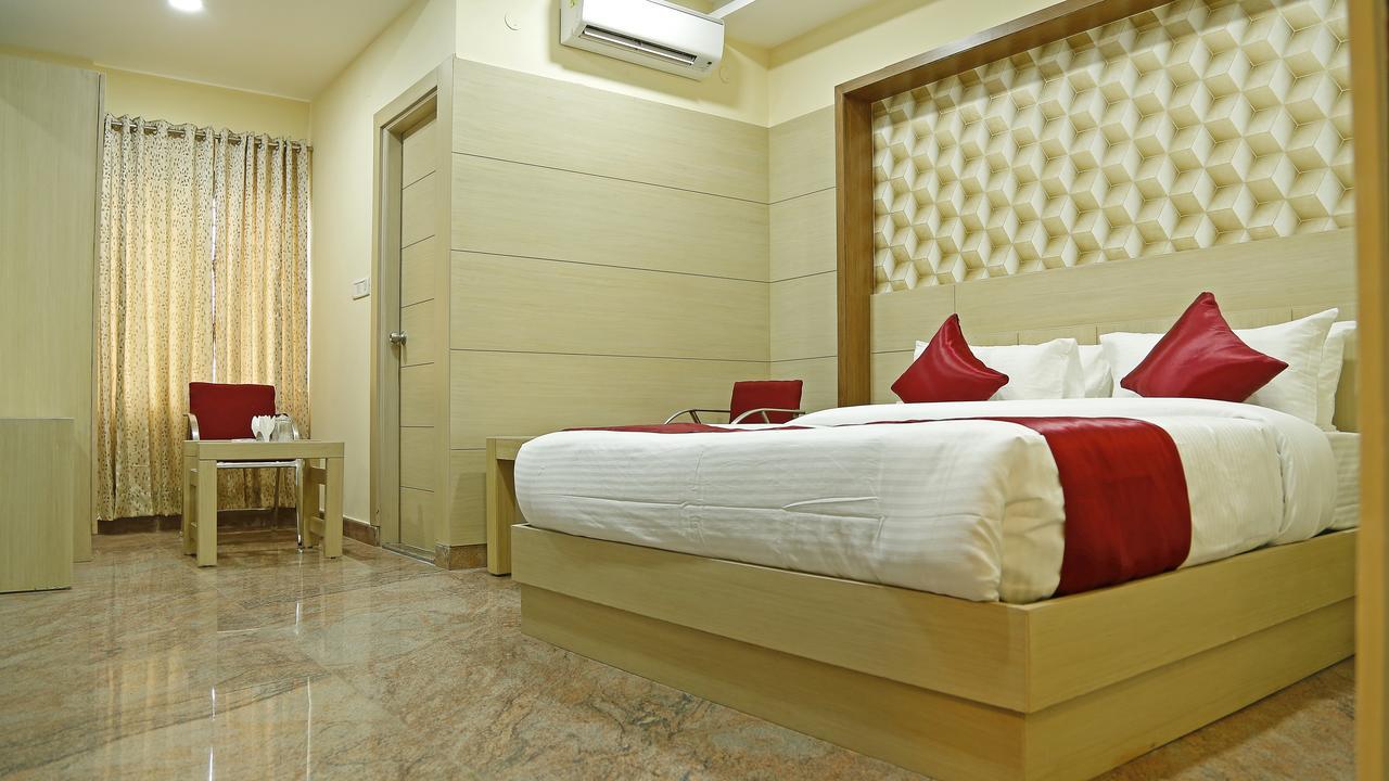 Shoba Elite Hotel Bangalore Bagian luar foto