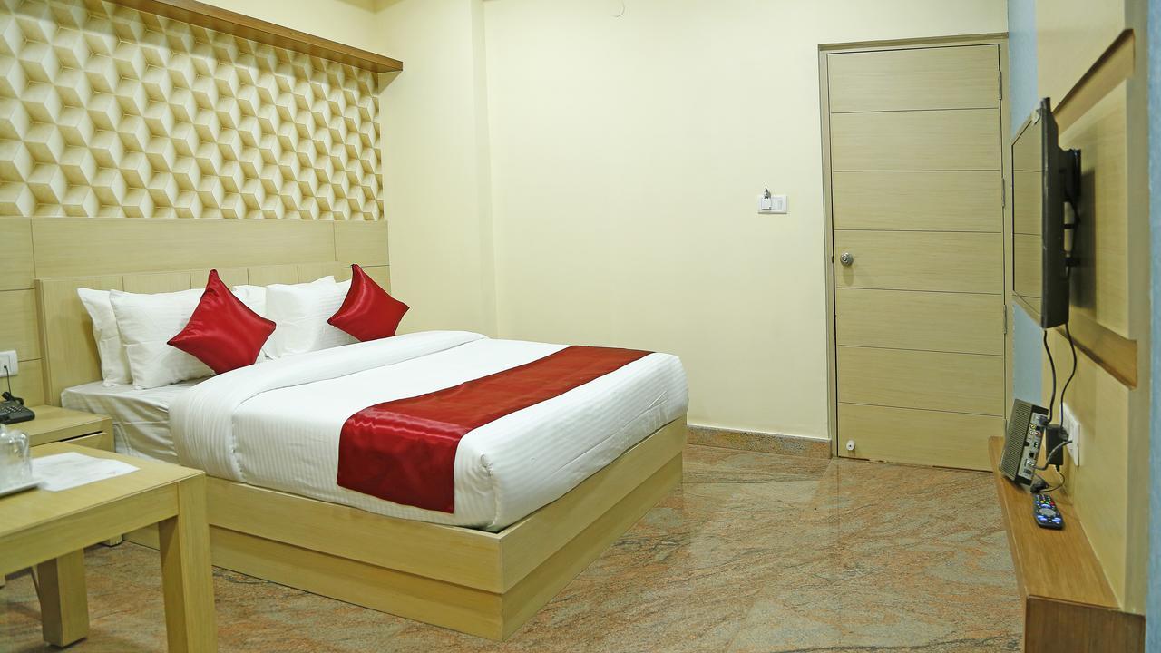 Shoba Elite Hotel Bangalore Bagian luar foto
