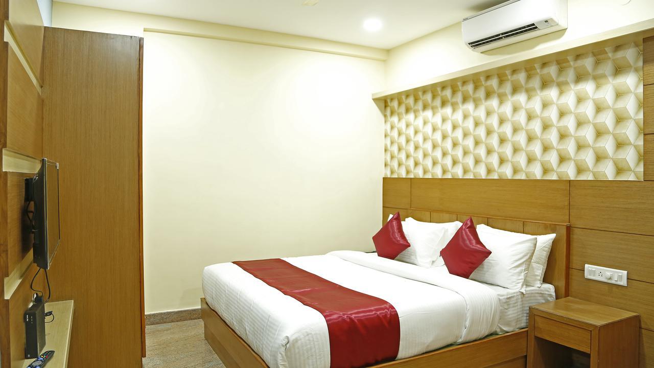 Shoba Elite Hotel Bangalore Bagian luar foto