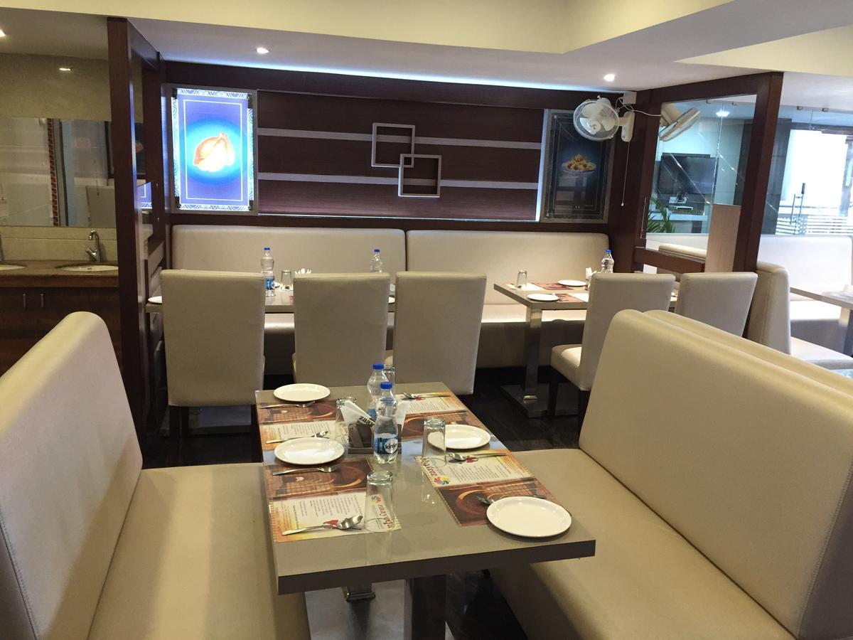 Shoba Elite Hotel Bangalore Bagian luar foto