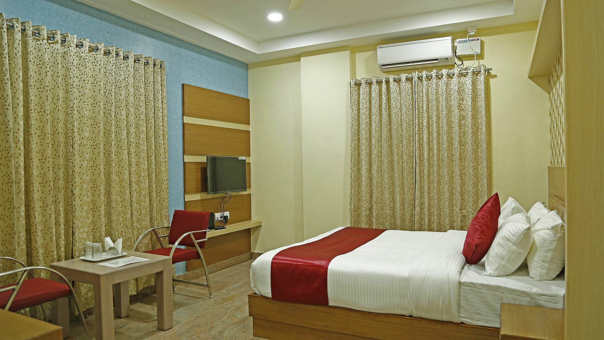 Shoba Elite Hotel Bangalore Bagian luar foto